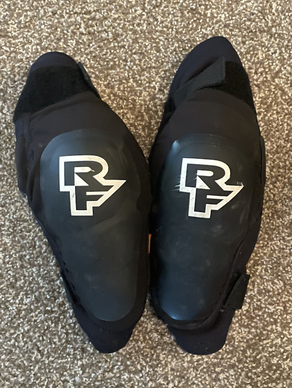 2020 Race Face Roam Knee pads 75 OBO For Sale
