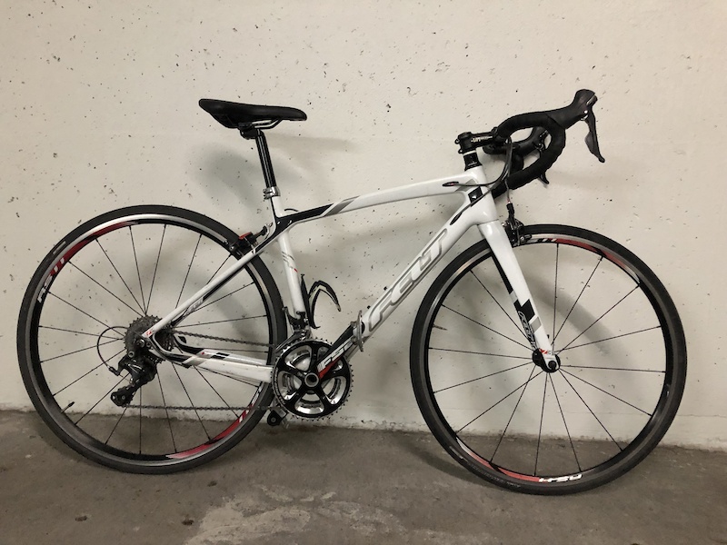 2016 Gently used Felt Road Bike For Sale