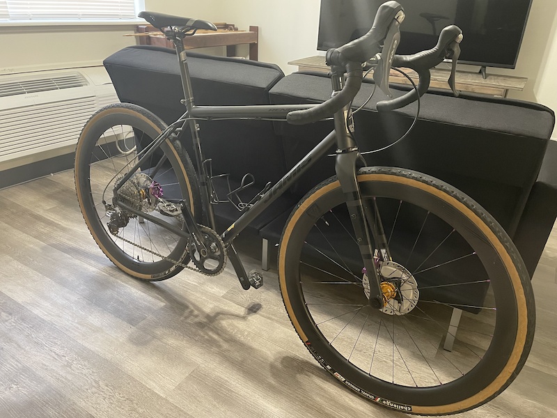 2020 Jamis Renegade S1 Gravel bike with Carbon Wheels. For Sale