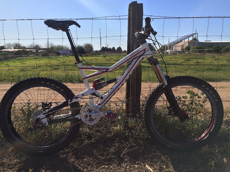 specialized status 2012