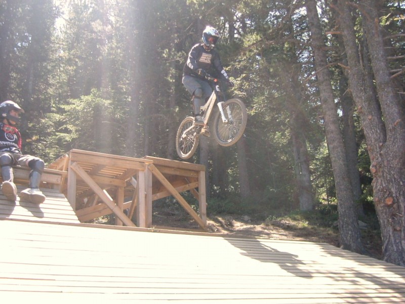 i like this jump, and next the wallride, LOVE IT!