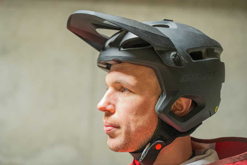 Giant Helmet - Comfortable Extra Coverage - Pinkbike