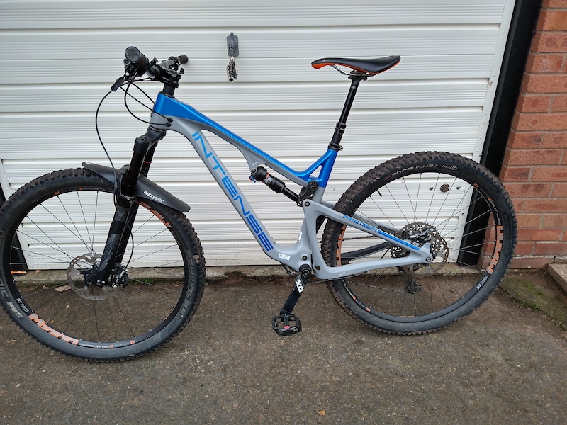 2017 intense primer pro