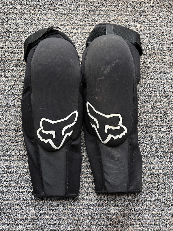 2018 Fox knee shin pads medium For Sale