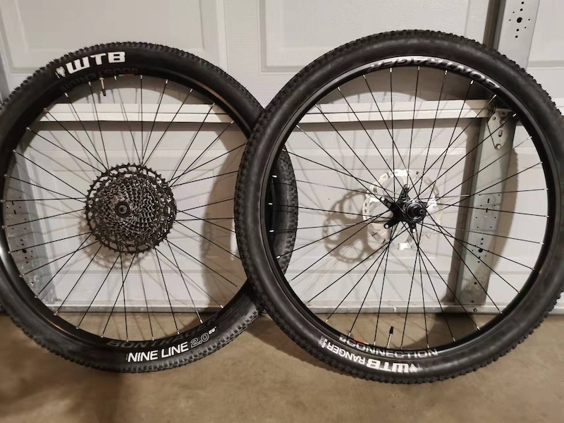 Bontrager Duster Elite Front Wheel – 29" Tubeless – 100mm Thru Axle – 946g – Black