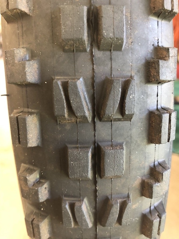 maxxis dhr2 2.4