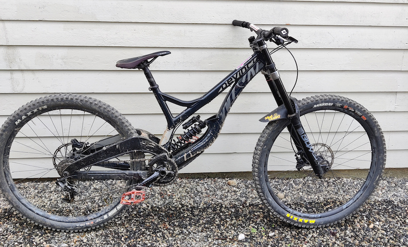 2020 Devinci Wilson after a day in Hafjell Bike park