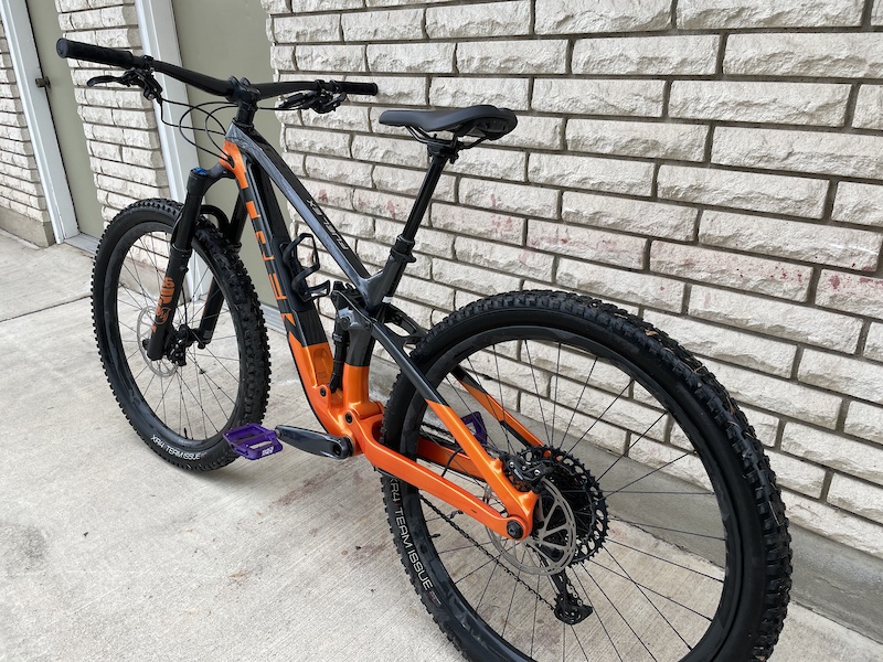 trek fuel 9.8 2021