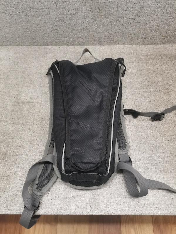 Black backpack with new bladder For Sale