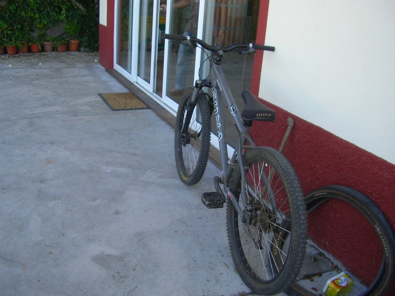my bike :b ja nao tem o mesmo material x'D a foto e bastante antiga xD
