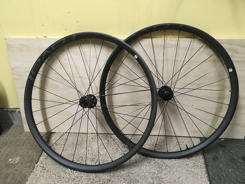 2020 Specialized Roval Traverse Carbon 29 Wheelset For Sale