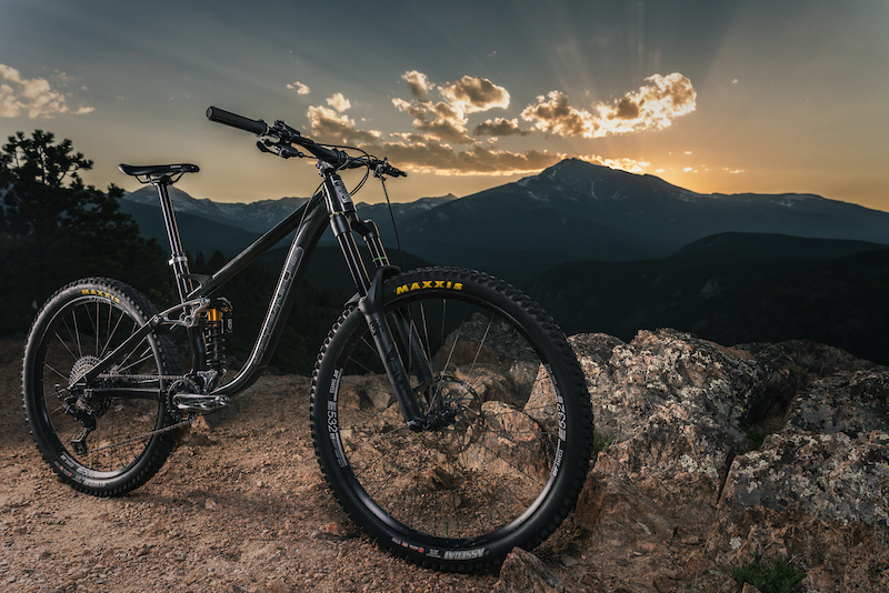REEB Cycles Launches SQWEEB V4 Pinkbike