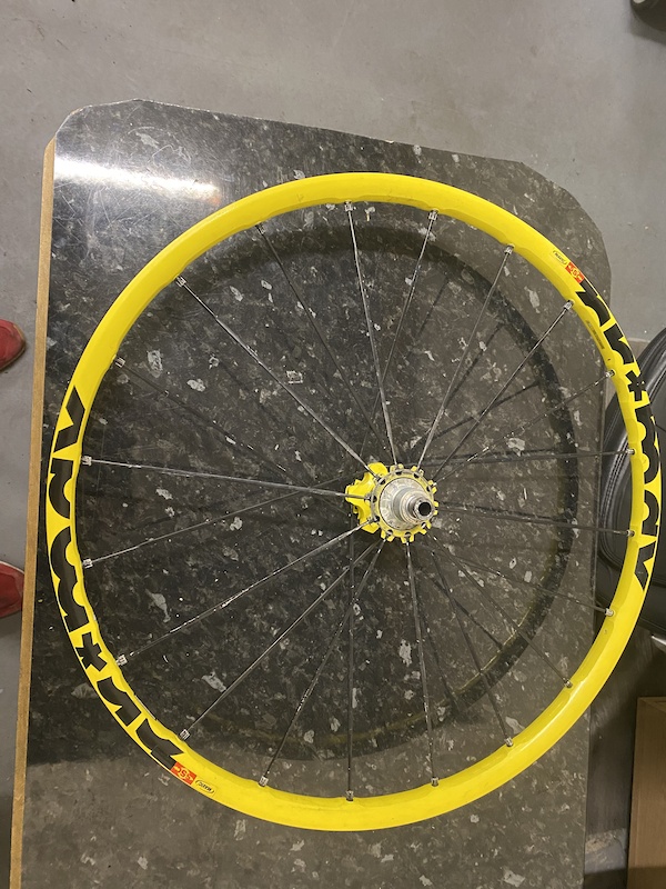 Review: Mavic Deemax DH YLW - A Classic Downhill Wheelset