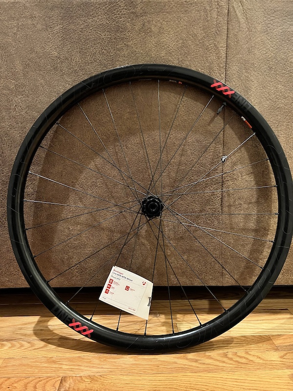 Bontrager Line XXX 29" Carbon Wheel DT Swiss 240 Hub For Sale