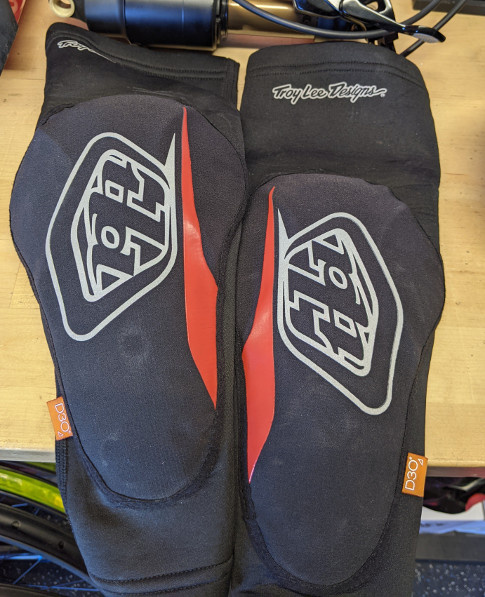 TROY LEE DESIGNS Genouillère T-BONE KNEE GUARD