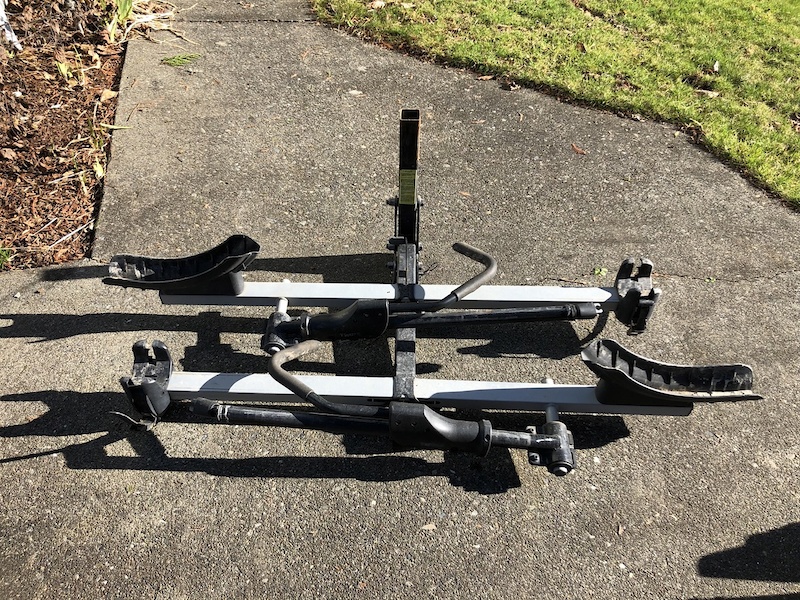Thule 2bike rack for 2" hitch For Sale