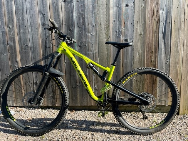 Rocky mountain hot sale thunderbolt a10