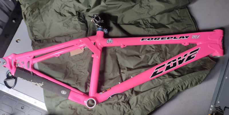 2006 Cove Foreplay MX (VERY good condition) Medium PINK! For Sale
