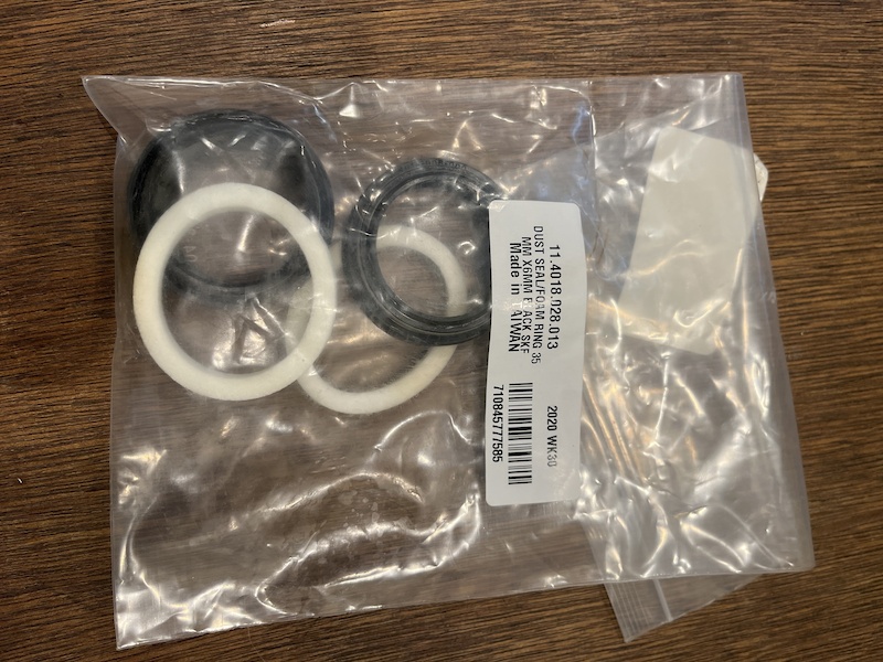 2020 35mm flangeless SKF dust seal and foam ring kit. For Sale