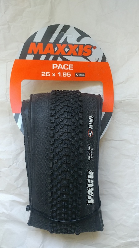 maxxis pace 26x1 95