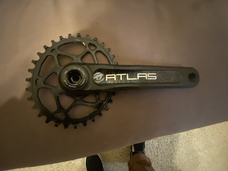 2021 Raceface Atlas crankset, bb and cinch oval chainring For Sale