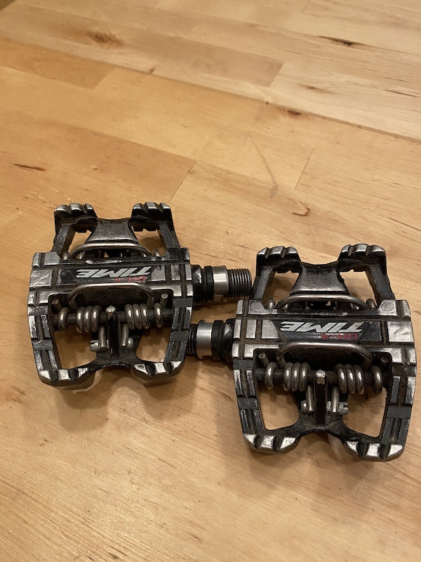 best dh pedals