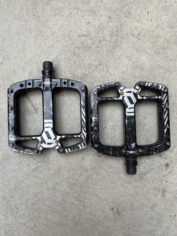 deity tmac flat pedals