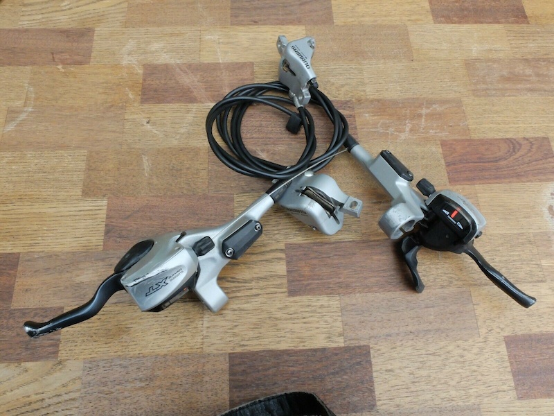 Frein Hydraulique Shimano Deore XT ST-M765 + BR-M765 - Levier Gauche Combo Frein/dérailleur 3 Vitesses Pour VTT