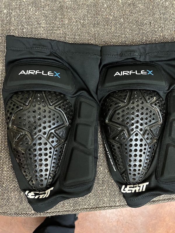 2021 Leatt Airflex Pro Knee pads, Size L For Sale