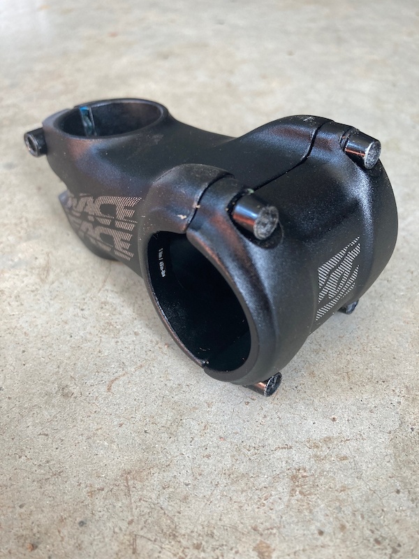 RaceFace Chester Stem - 31.8mm Clamp 70mm Length 8-Degree Rise