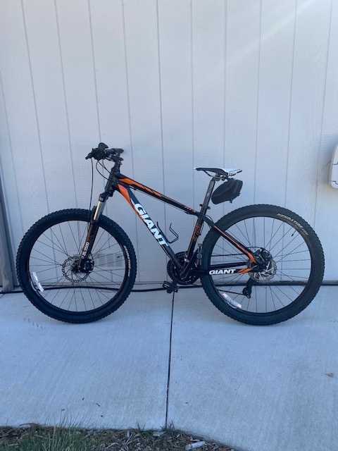 2017 Giant 27.5 ATX Mountain Bike For Sale