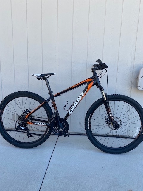 Giant atx 27.5 orange and online black