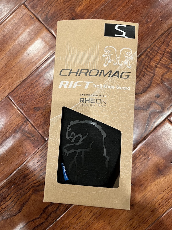 2022 CHROMAG Rift knee pads *BRAND NEW* Small *PRICE DROP* For Sale