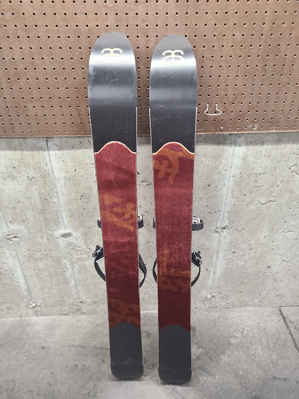 2021 Altai Hok Skis 125cm w/ Pivot Bindings (Skishoes!) For Sale