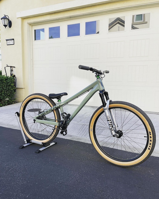 devinci dirt jumper
