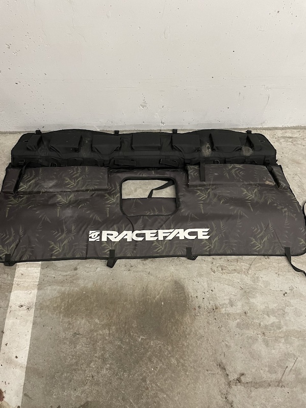 raceface tailgate pad canada