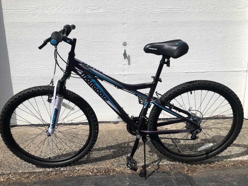 Mongoose silva best sale mountain bike