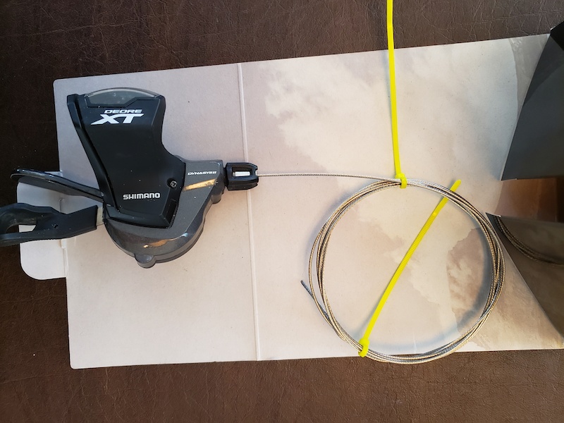 Levier De Vitesse Shimano Deore XT SL-M8000 11 Vitesses Droit + Câbles Inclus