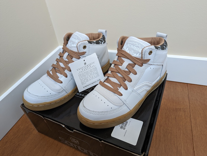 loam mid basic sneakers