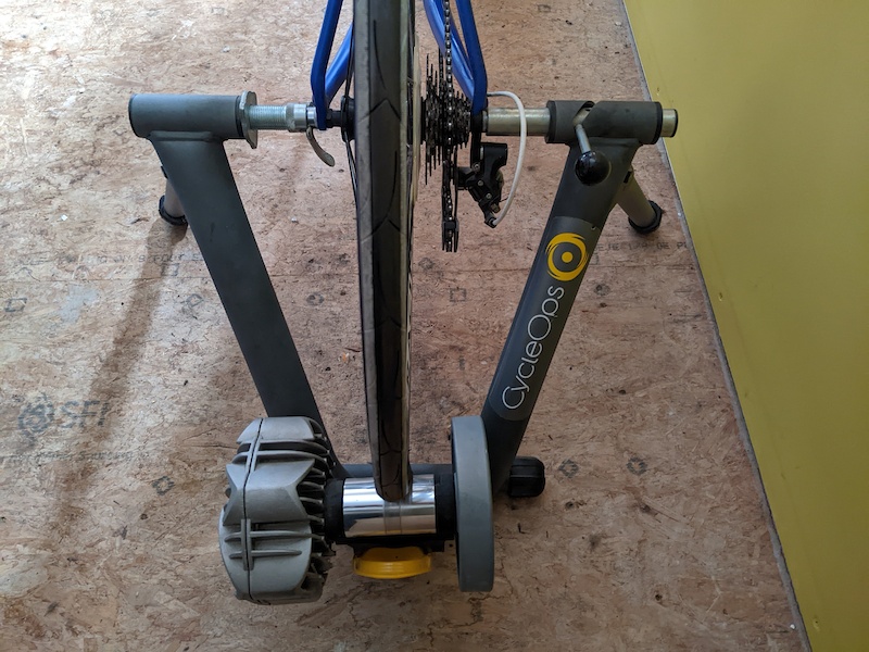 Saris CycleOps Fluid2 Trainer and Climbing Block For Sale