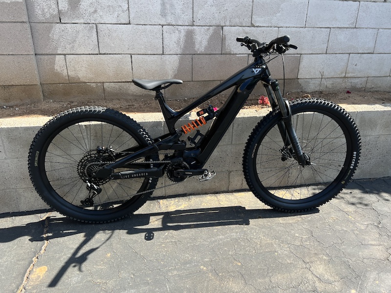 2020 YT Decoy size large 29r. Lots of extras. For Sale