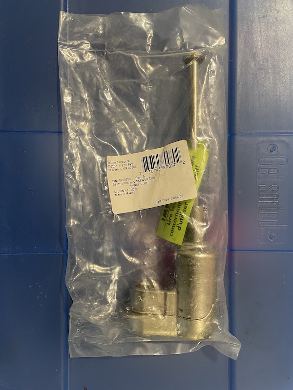 Yakima Universal Locking Quick Release Skewer For Sale