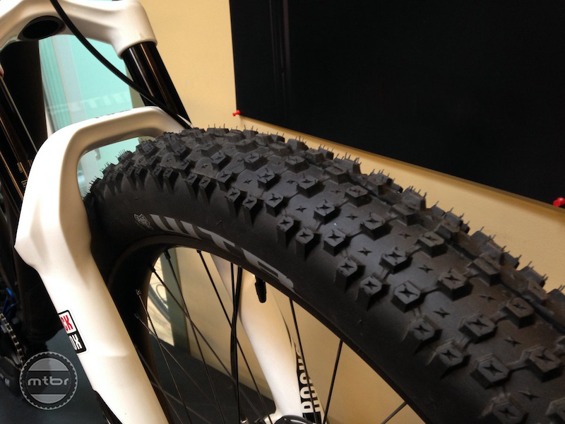 WTB 「ダブルティービー」 BRIDGER 3.0 27.5×3.0 タイヤ / 千葉