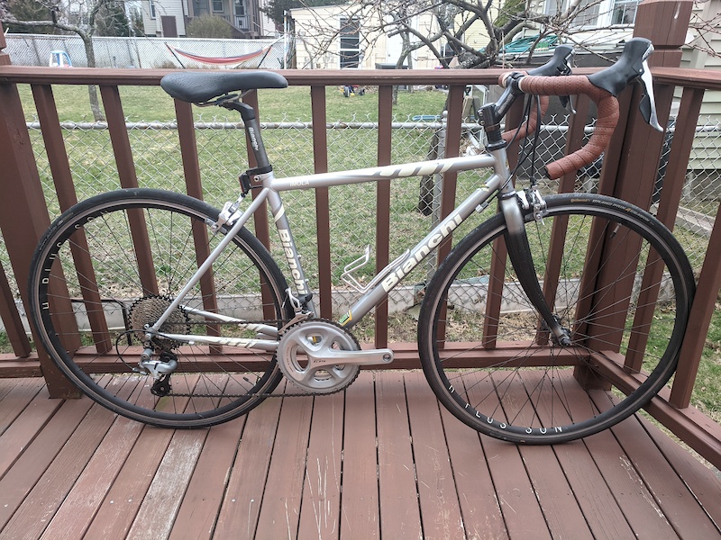 2004 Bianchi Imola; upgraded Shimano 105 groupset; 49cm For Sale