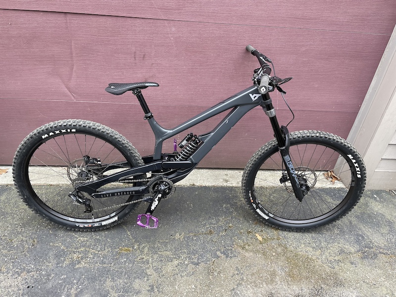 2020 YT Tues Downhill Mountain Bike XL For Sale