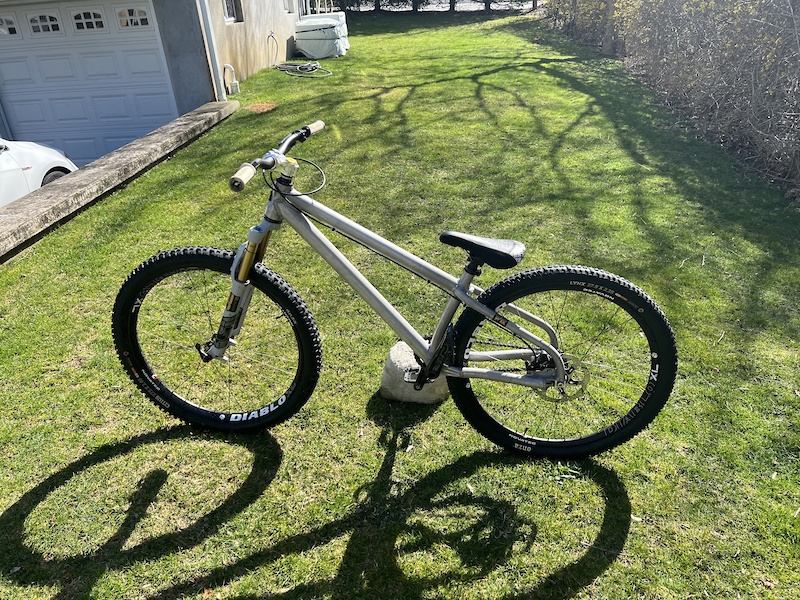 banshee dirt jumper