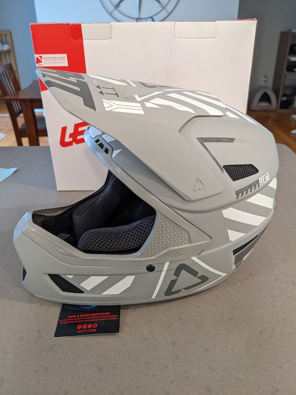 Leatt DBX 3.0 DH full face helmet (Size S) For Sale