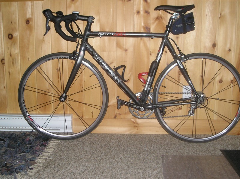 2007 Trek 2100 ZR 58 cm. carbon fiber components and more. mint