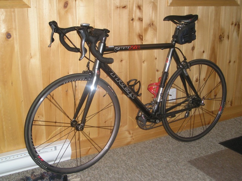 2007 Trek 2100 ZR 58 cm. carbon fiber components and more. mint