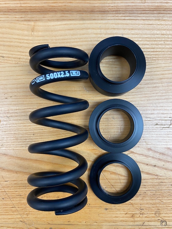 2021 DVO 500x2.5 LS Spring Spacers Included For Sale